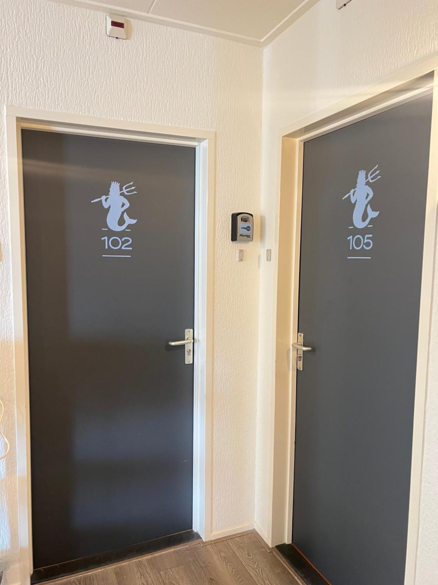 Neptunus Appartementen แบร์เกิน อาน ซี ภายนอก รูปภาพ