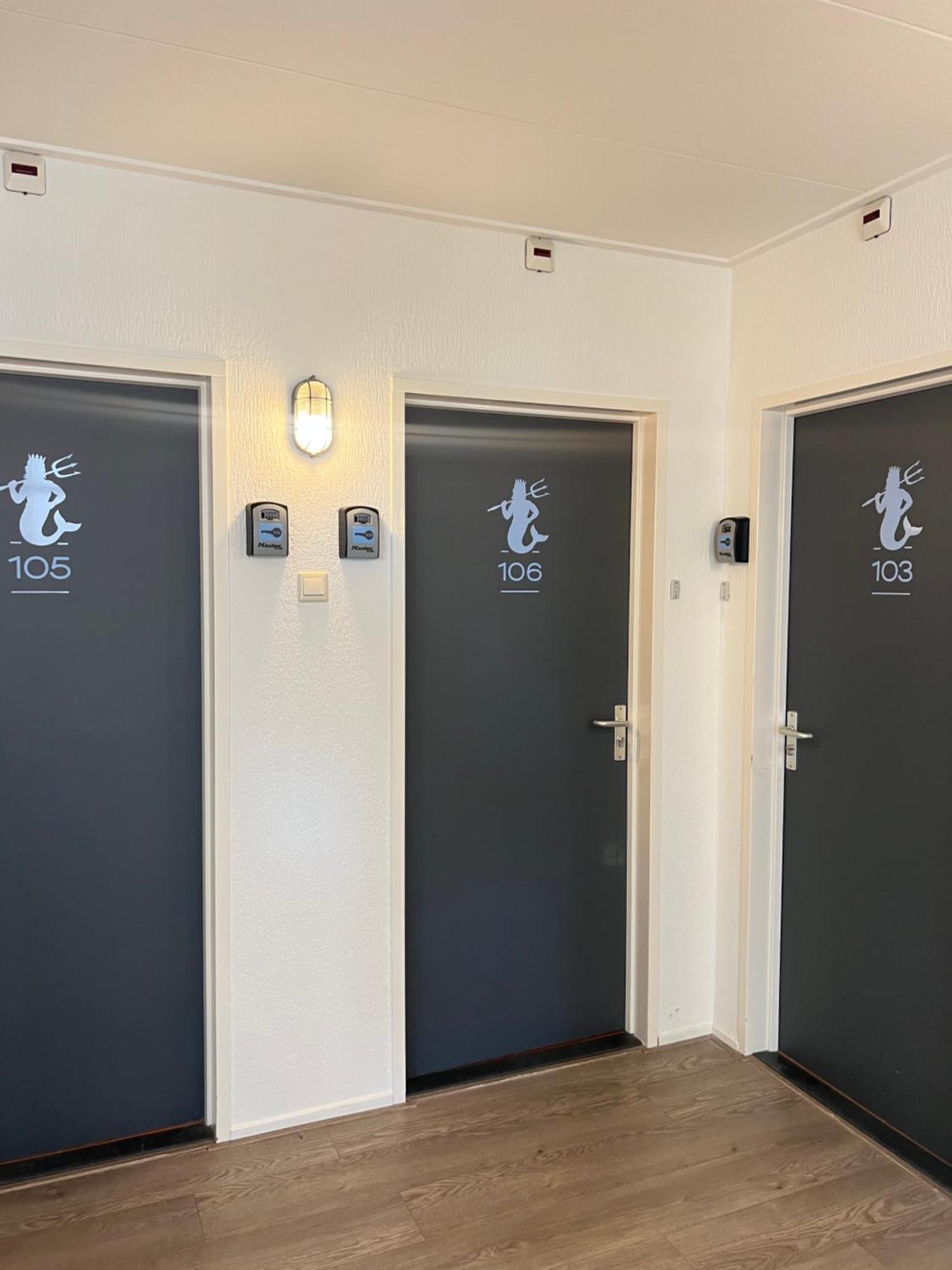Neptunus Appartementen แบร์เกิน อาน ซี ภายนอก รูปภาพ
