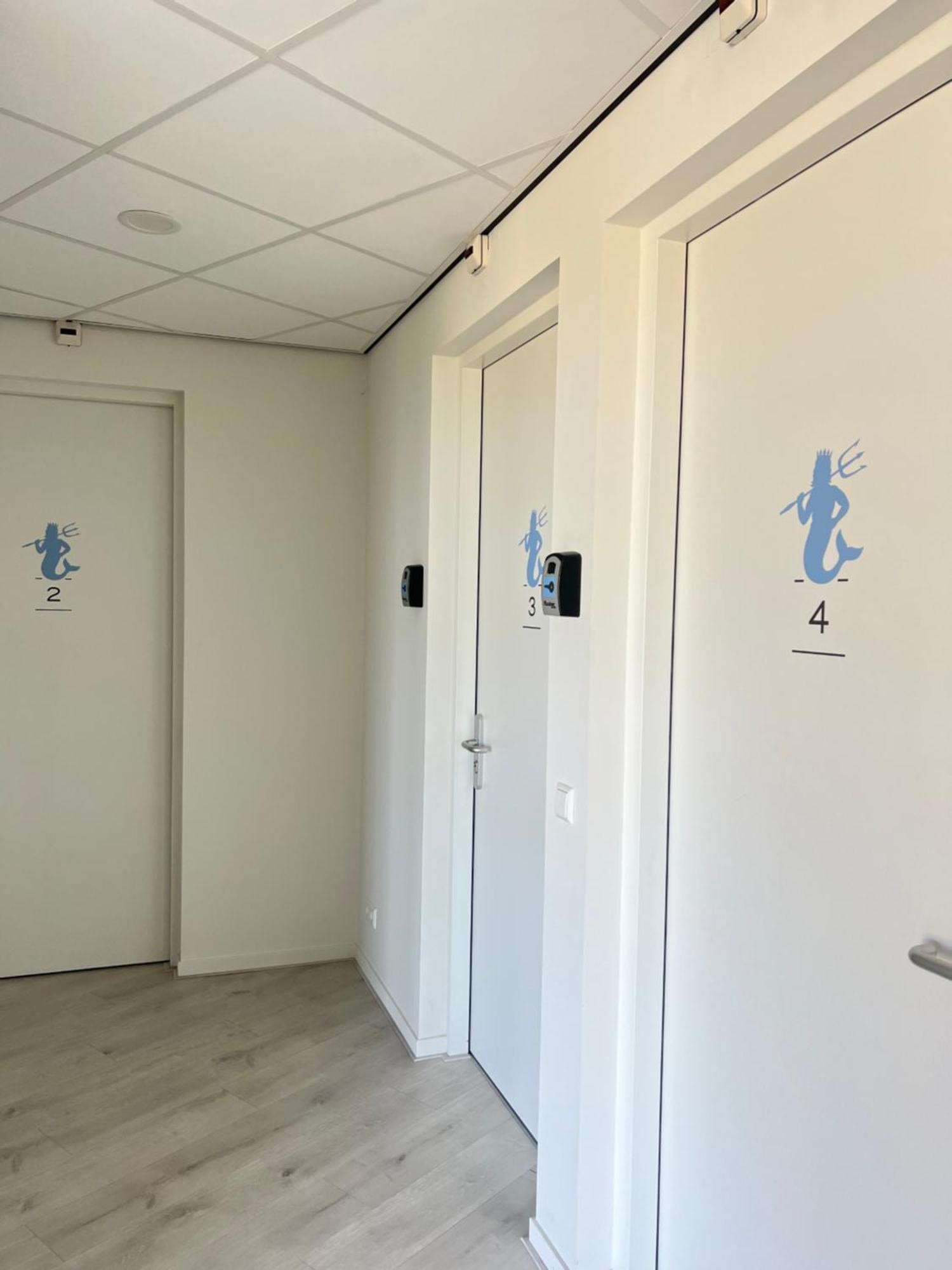 Neptunus Appartementen แบร์เกิน อาน ซี ภายนอก รูปภาพ