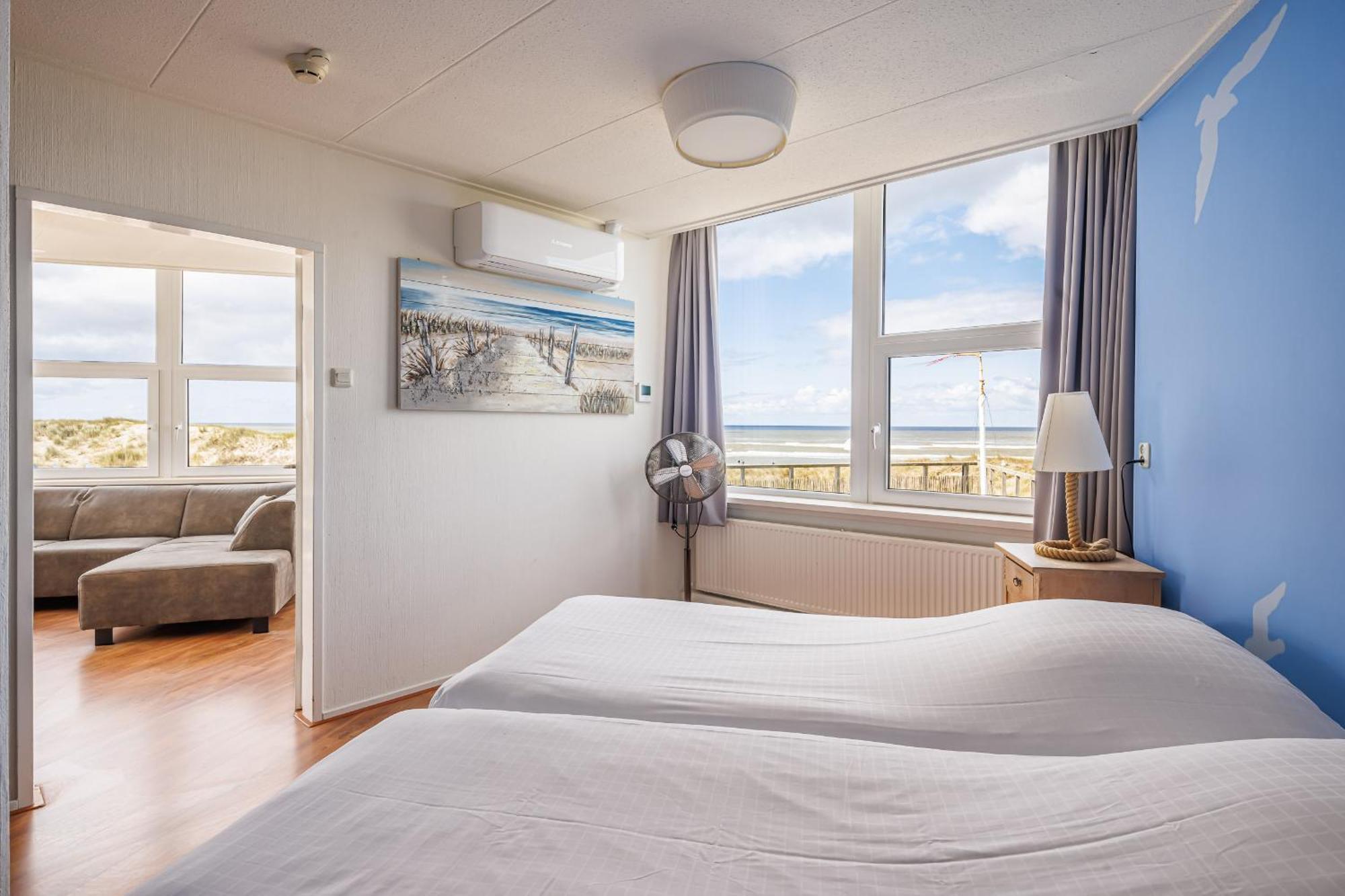 Neptunus Appartementen แบร์เกิน อาน ซี ห้อง รูปภาพ